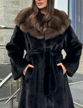 Черная норковая шуба с капюшоном куница