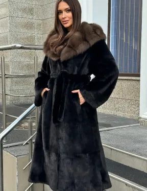 Черная норковая шуба с капюшоном куница