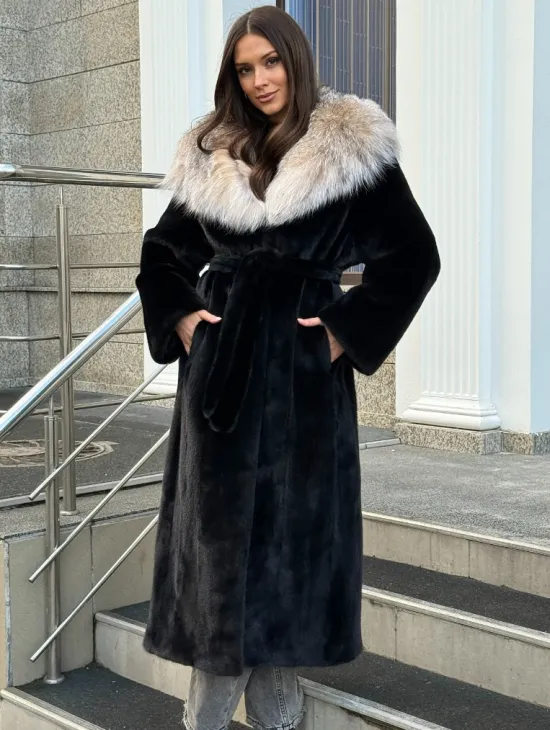 Черная норковая шуба с капюшоном из рыси