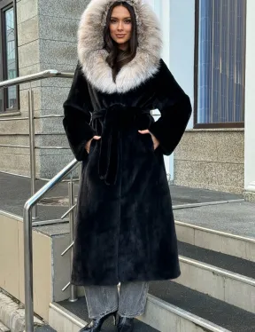Черная норковая шуба с капюшоном из рыси
