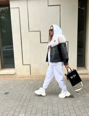 Дубленка из натуральной кожи с воротником из финского песца