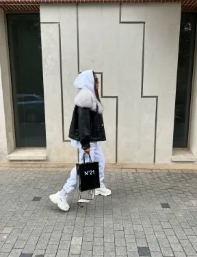 Дубленка из натуральной кожи с воротником из финского песца