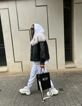 Дубленка из натуральной кожи с воротником из финского песца