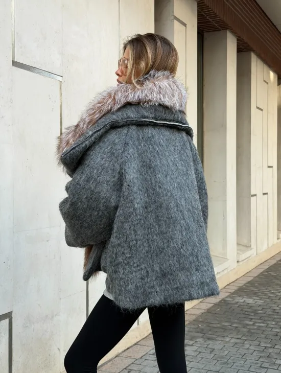 Шерстяная куртка - пуховик с мехом лисы