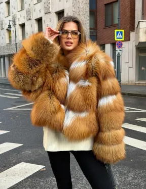 Шуба из лисы с капюшоном
