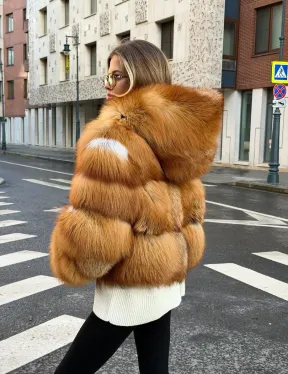 Шуба из лисы с капюшоном