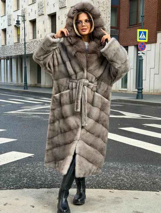 Шуба норковая женская с капюшоном куница