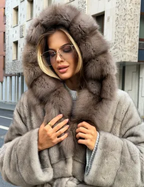 Шуба норковая женская с капюшоном куница