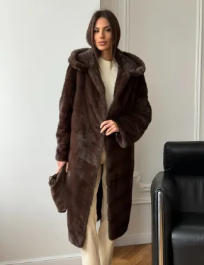 Коричневая норковая шуба с капюшоном