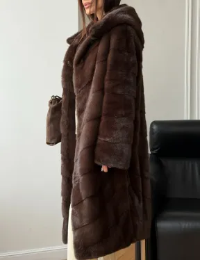 Коричневая норковая шуба с капюшоном