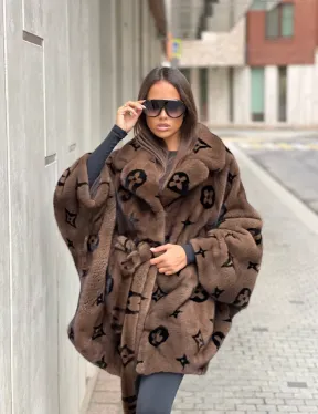 Норковое пончо из меха аукционной норки Velvet в цвете соболь