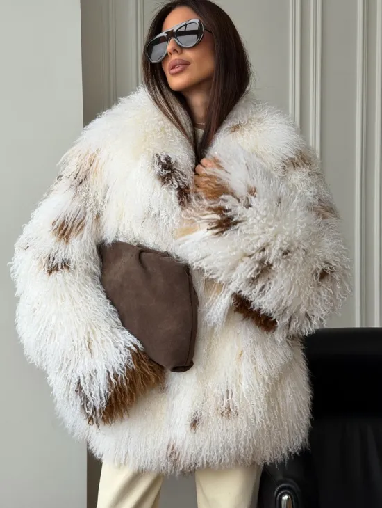 Шуба из ламы бело-коричневая