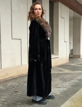 Длинная шуба из стриженой норки с воротником куница