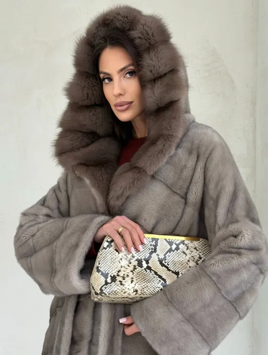 Серый норковый полушубок - капюшон куница