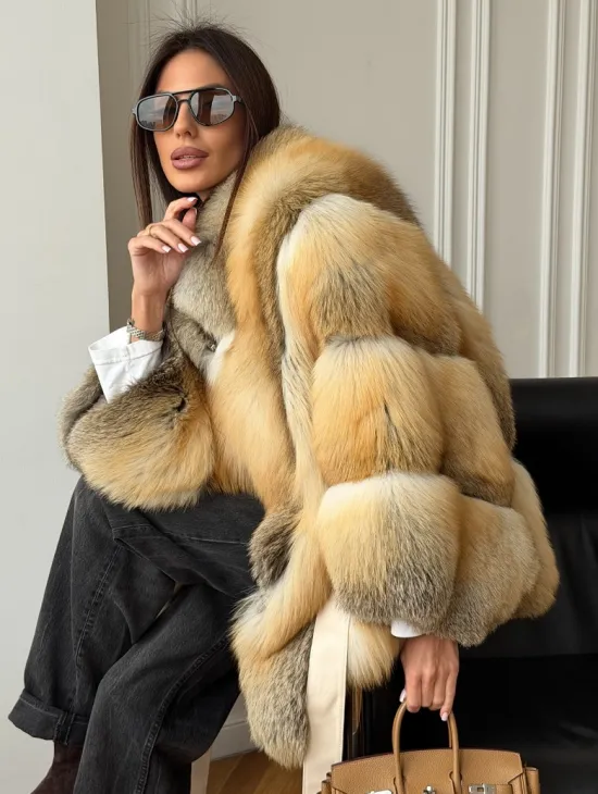 Шуба - пончо из лисы с поясом