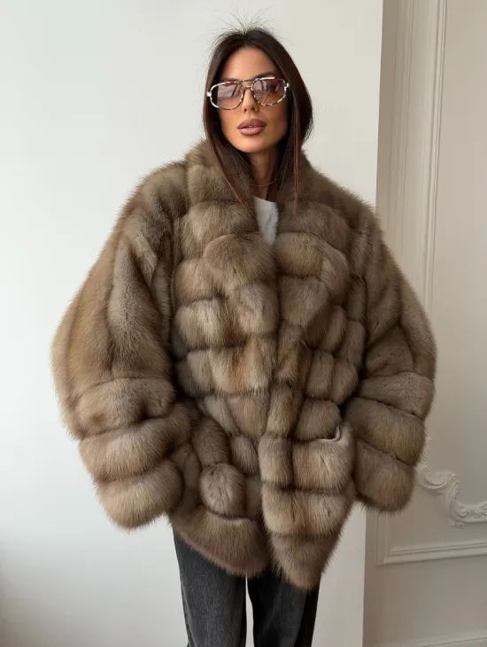 Шуба оверсайз из куницы