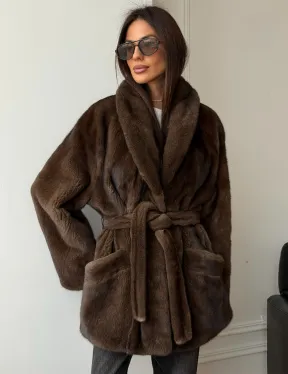 Коричневая норковая шуба под пояс - воротник шаль