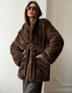 Коричневая норковая шуба под пояс - воротник шаль