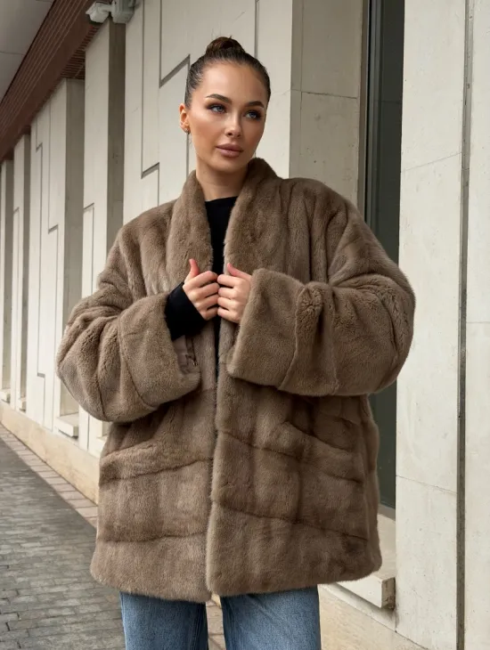 Норковый полушубок пастель V-образный воротник