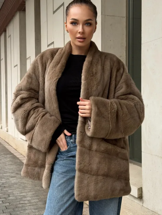 Норковый полушубок пастель V-образный воротник