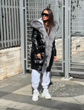 Пуховое пальто с меховым капюшоном из чернобурой лисы