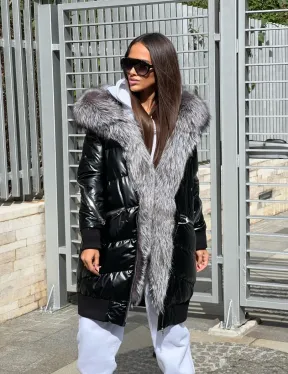 Пуховое пальто с меховым капюшоном из чернобурой лисы
