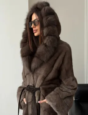Шуба-кимоно с капюшоном куница