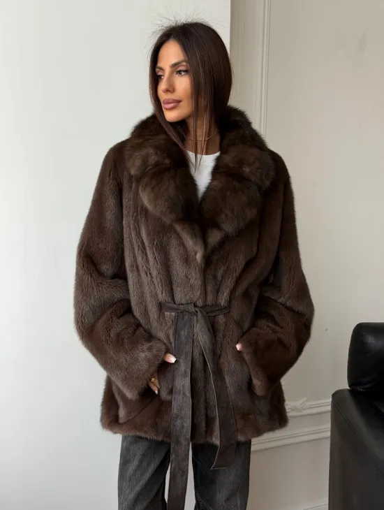 Полушубок норковый летучая мышь с воротником куницы