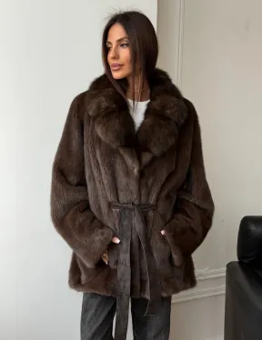 Полушубок норковый летучая мышь с воротником куницы