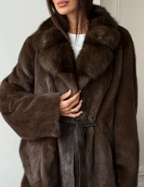 Полушубок норковый летучая мышь с воротником куницы