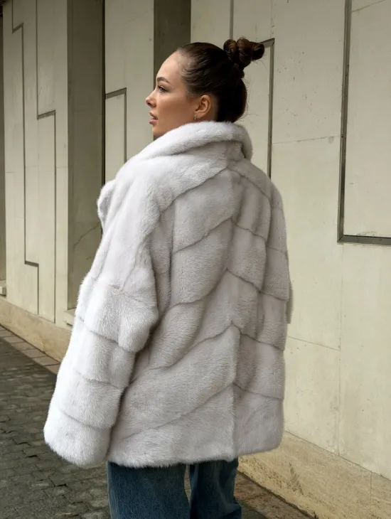 Светлый норковый полушубок