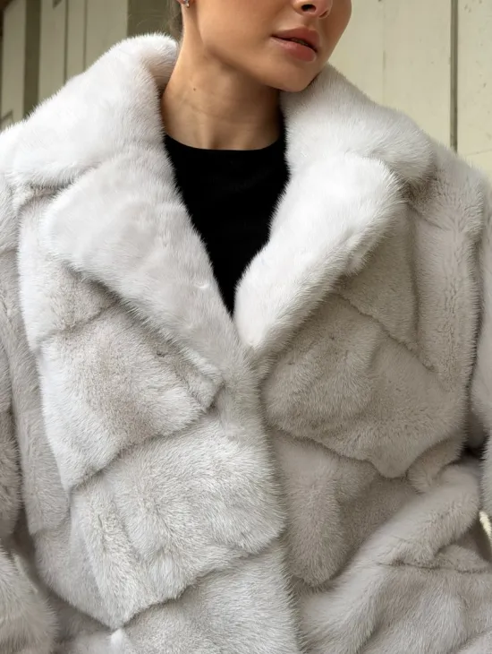 Светлый норковый полушубок