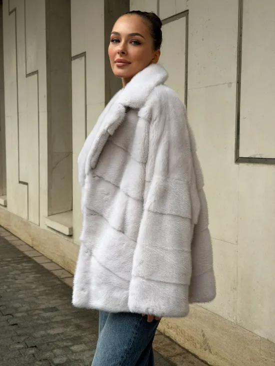 Светлый норковый полушубок