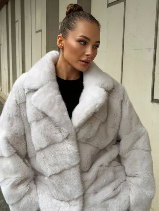 Светлый норковый полушубок