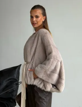 Женская шуба в стиле 