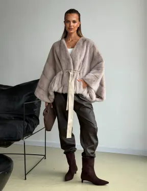 Женская шуба в стиле 