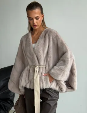 Женская шуба в стиле 