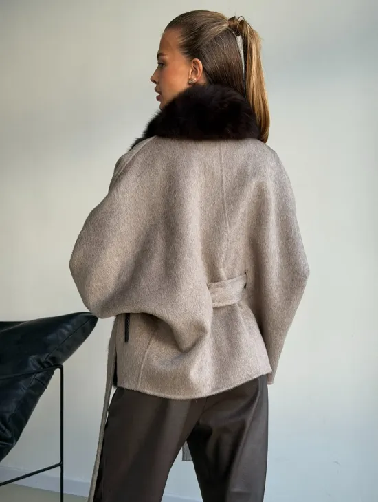 Пальто с мехом финского песца