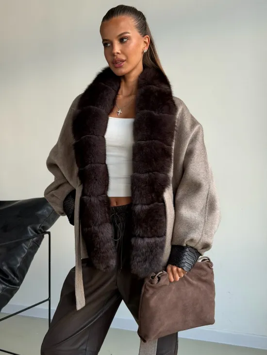 Пальто с мехом финского песца