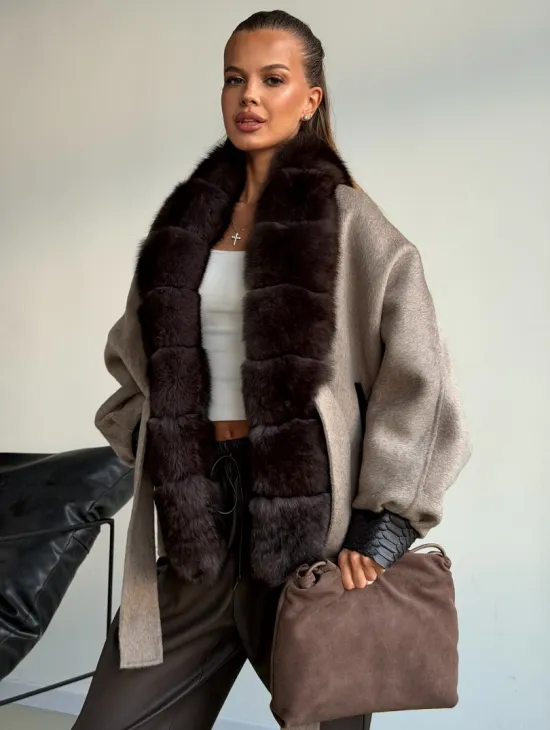 Пальто с мехом финского песца