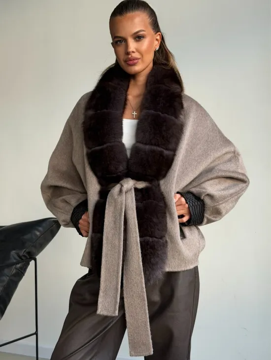 Пальто с мехом финского песца