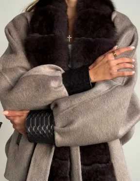 Пальто с мехом финского песца