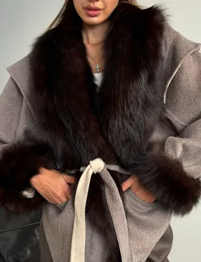 Пальто с мехом фишера