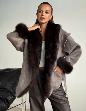 Пальто с мехом фишера