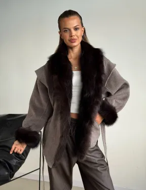 Пальто с мехом фишера