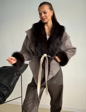 Пальто с мехом фишера
