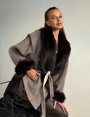 Пальто с мехом фишера