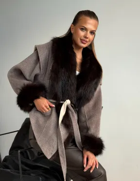 Пальто с мехом фишера