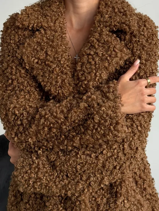 Коричневая двухсторонняя дубленка из экомеха