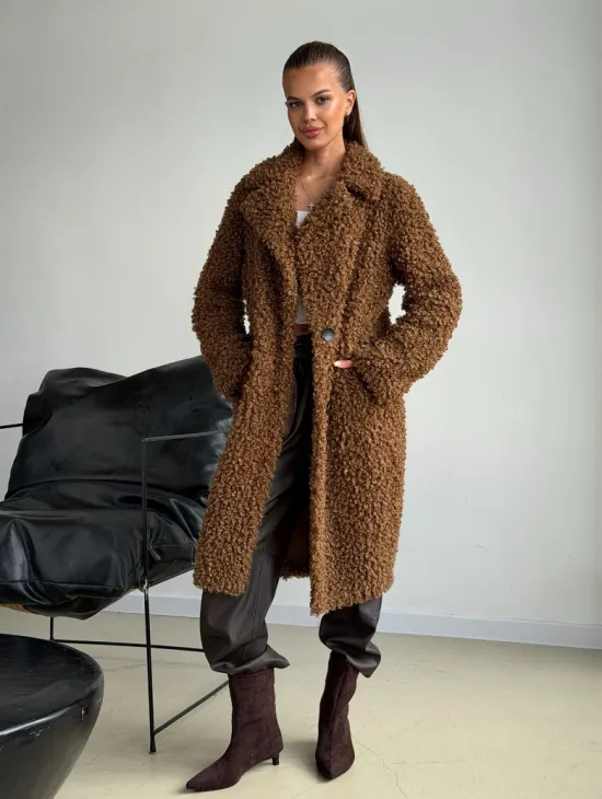 Коричневая двухсторонняя дубленка из экомеха